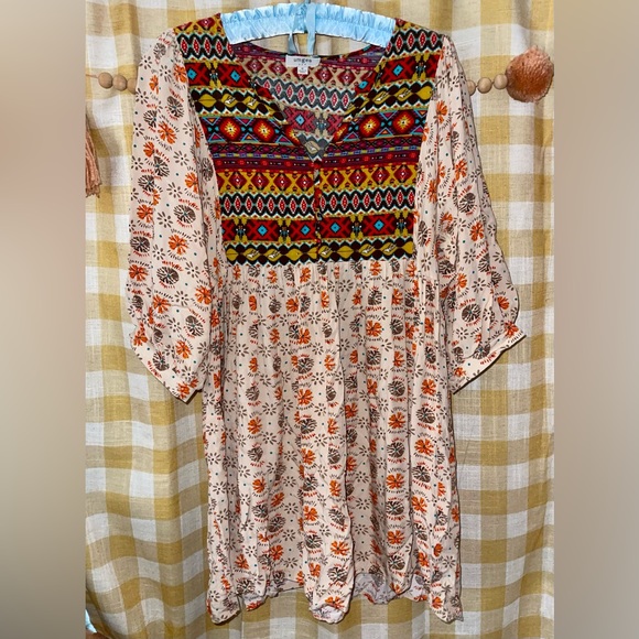 Umgee Tops - Umgee M boho Aztec printed top/tunic EUC